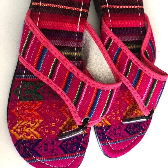 Peruvian Sandals - Picture 2 of 2